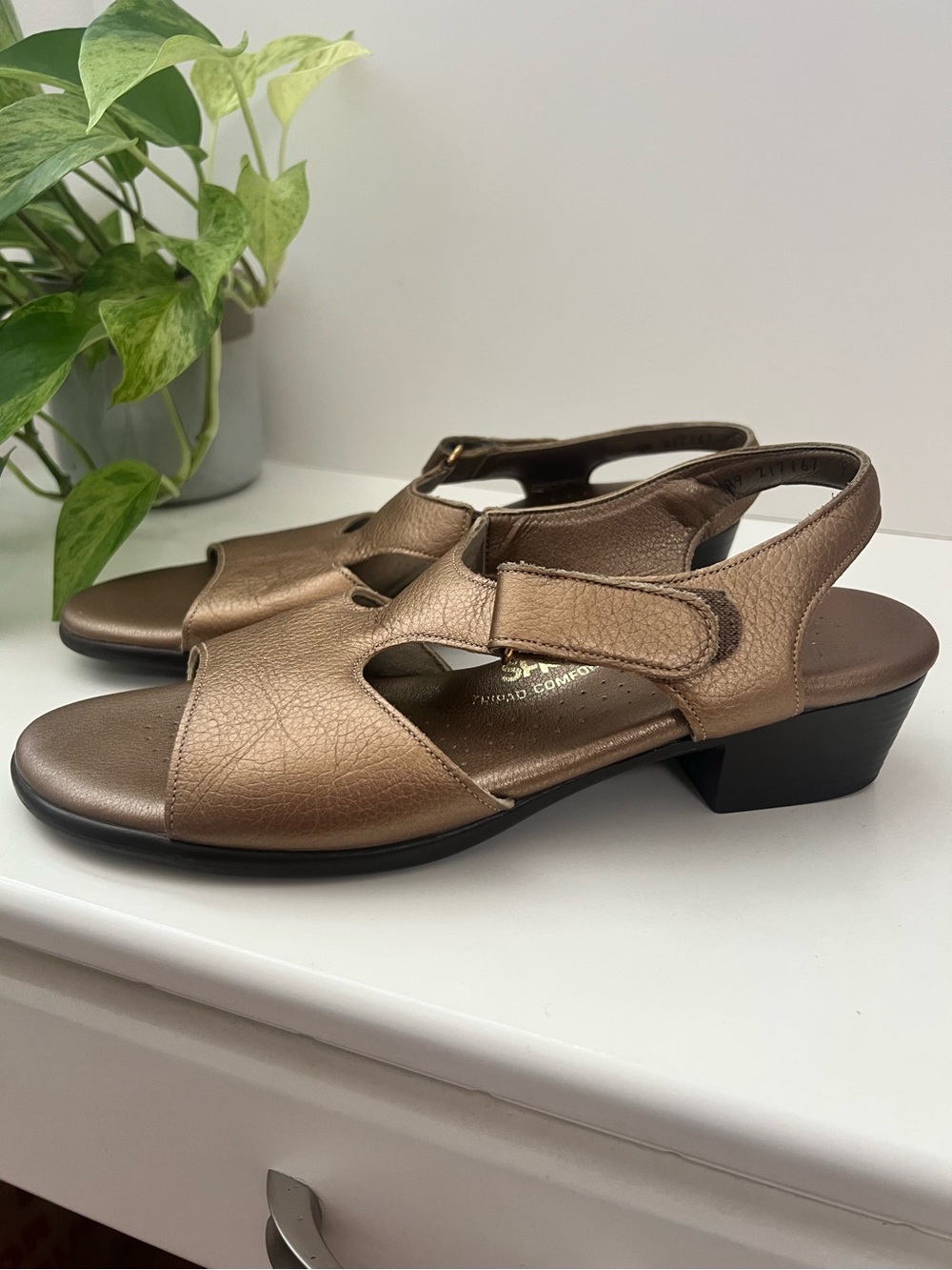 NEW SAS Suntimer Comfort Sandals in Bronze Leather, 9 Narrow